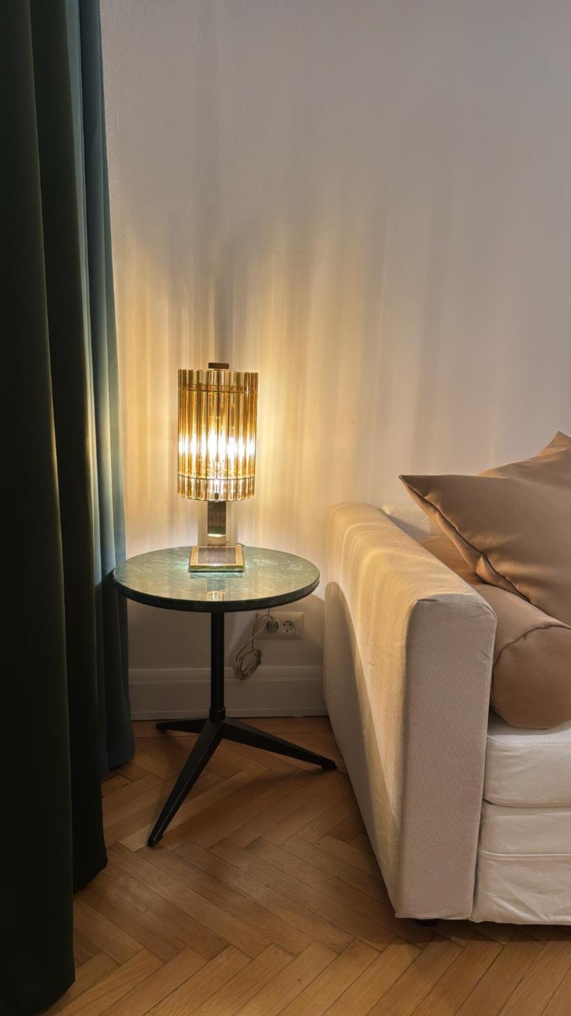 Brand New City Center -115Sq *