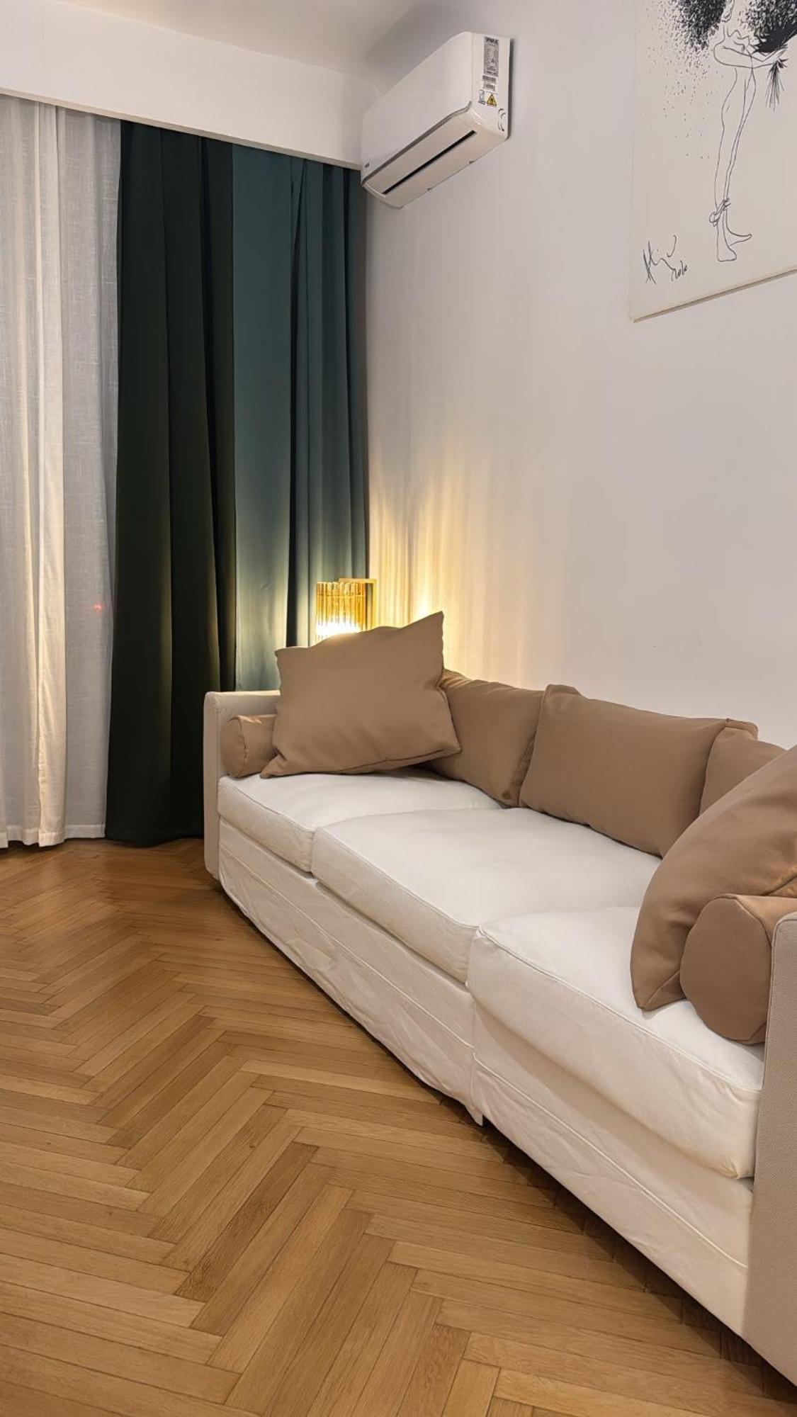 Brand New City Center -115Sq *